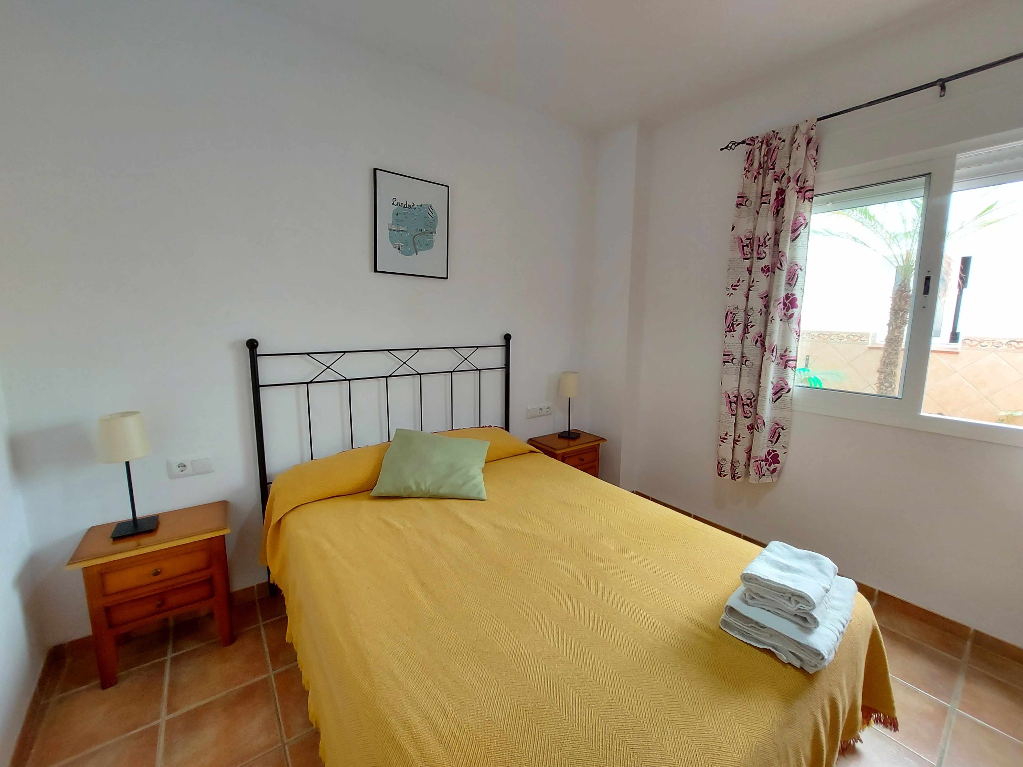 Centusur Nerja B4 - Private semi-basement room with bathroom and shared solarium